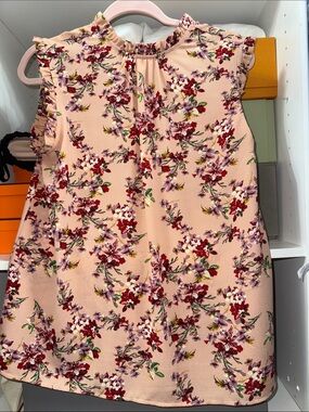 Floral Ruffle-Trim top